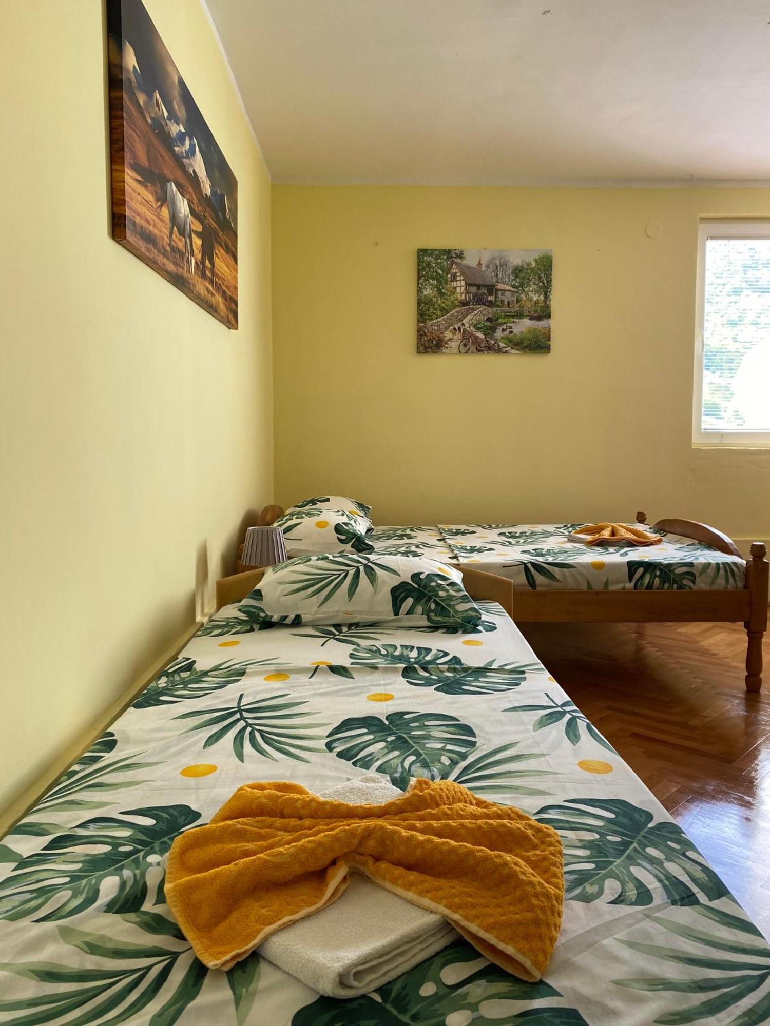 Apartman Sara Pluzine Luaran gambar
